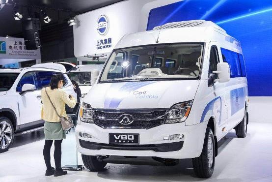 尊龙凯时创新产品“驶入”2017工博会