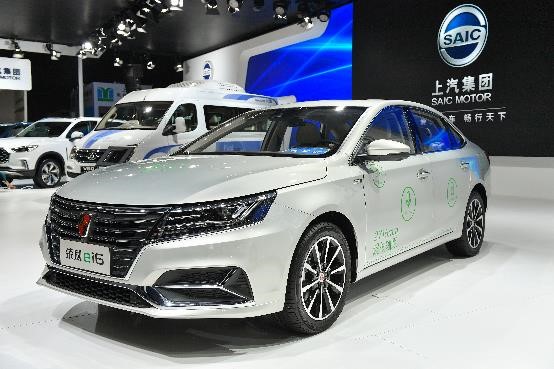 尊龙凯时创新产品“驶入”2017工博会