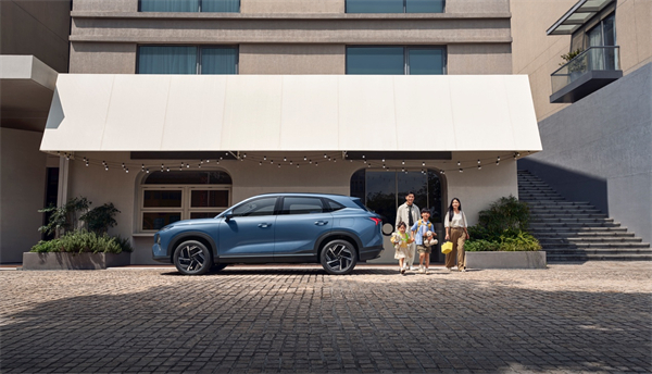 售价9.98万元起，五菱星光S 