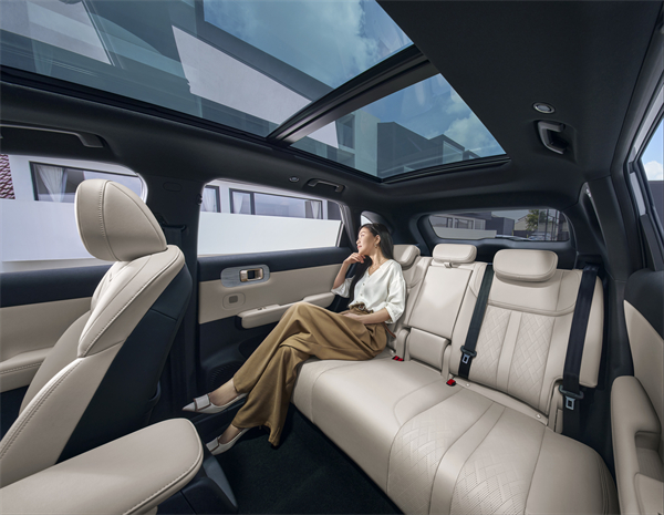 售价9.98万元起，五菱星光S 