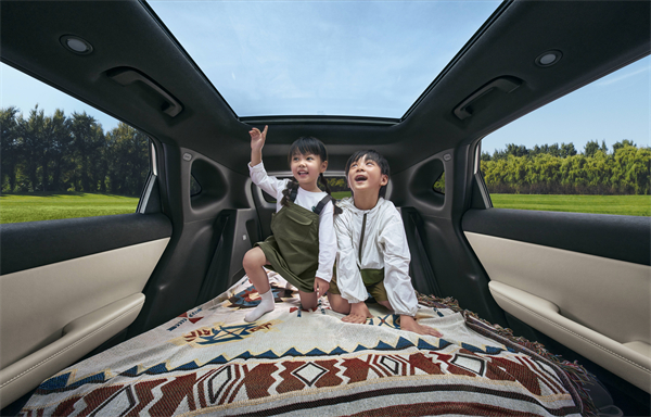 售价9.98万元起，五菱星光S 