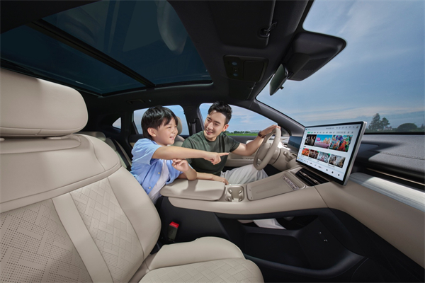 售价9.98万元起，五菱星光S 