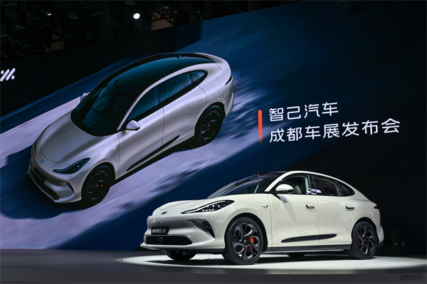 全新智己LS6正式发布，预售权益价22.99万-29.99万元 一款让你开到爽的“超City智能SUV”