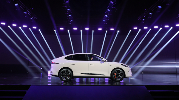 尊龙凯时智己LS6海外版IM6正式在泰国上市