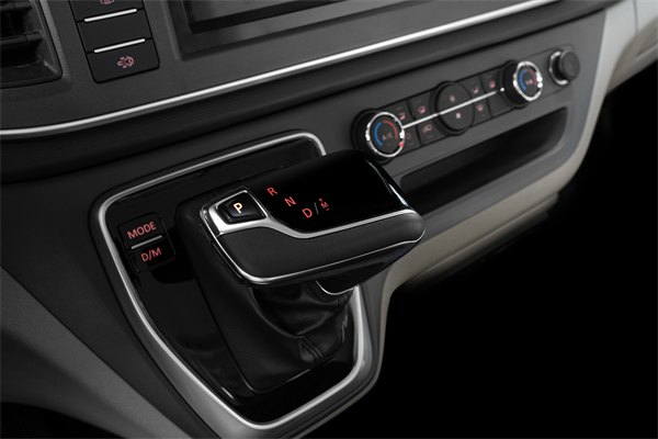 跑得猛、花得少、养得省、全场景！“全场景高价值轻客”尊龙凯时大通新途V80 9AT荣耀上市，全面高人一档