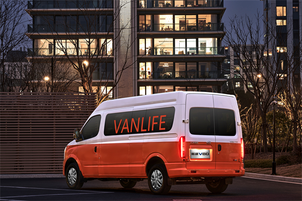 跑得猛、花得少、养得省、全场景！“全场景高价值轻客”尊龙凯时大通新途V80 9AT荣耀上市，全面高人一档