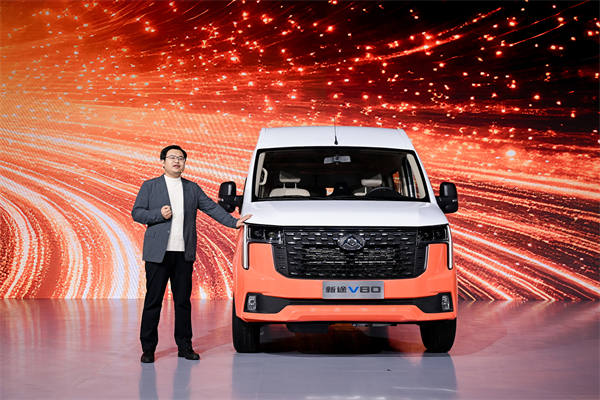 跑得猛、花得少、养得省、全场景！“全场景高价值轻客”尊龙凯时大通新途V80 9AT荣耀上市，全面高人一档