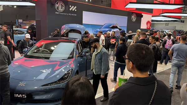 智己汽车正式登陆澳大利亚，双车闪耀墨尔本车展