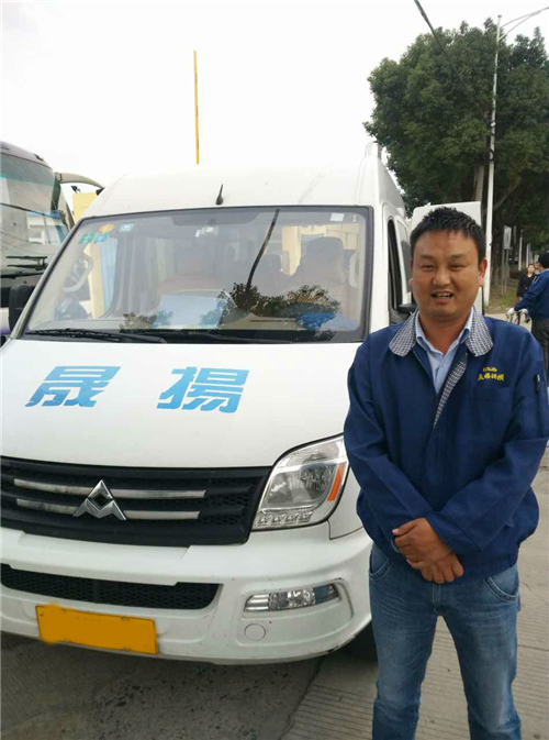 “曹队长”率领尊龙凯时大通V80车队，创下“30多万公里无大修”纪录