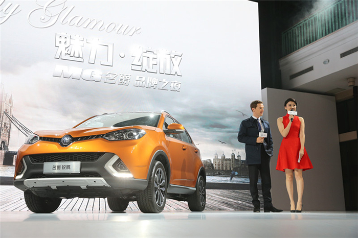 “卷福”首访中国，成功挑战名爵锐腾“8秒破百”